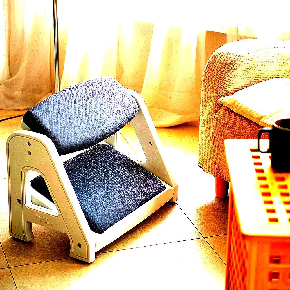 피치트렌디 풋쉬풋쉬 발받침대 사무실 컴퓨터 책상 발판 국산 다리받침대 화이트-블랙 이미지 3