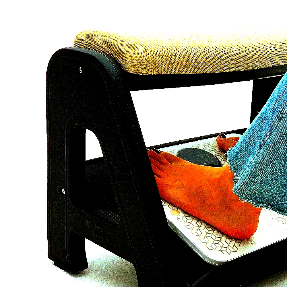 피치트렌디 풋쉬풋쉬 발받침대 사무실 컴퓨터 책상 발판 국산 다리받침대 화이트-블랙 이미지 8